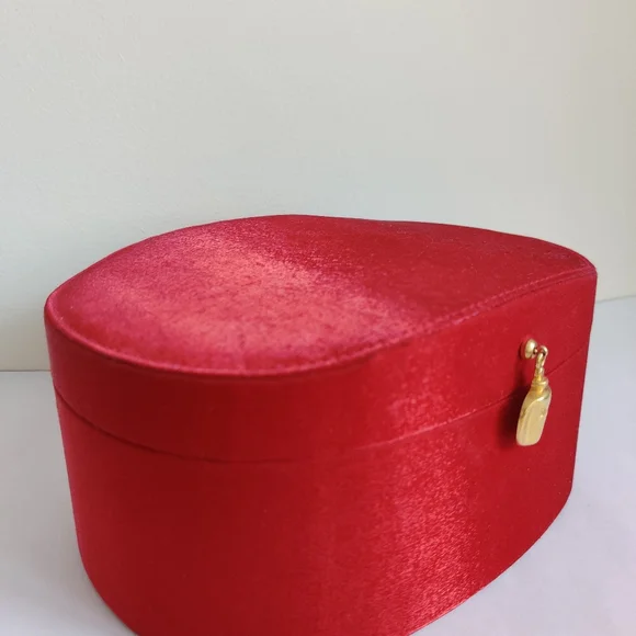 Vintage Dior Vanity Red Satin Box 💄 - Picture 3 of 12